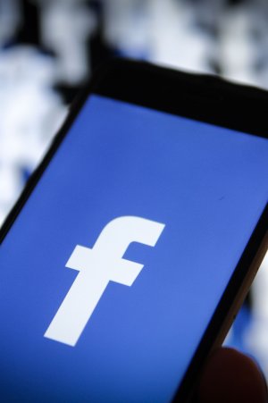 Facebook начал помогать россиянам, заразившимся коронавирусом